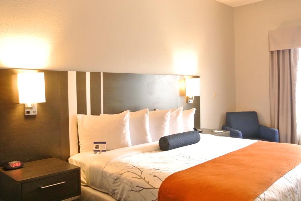 & Hotel