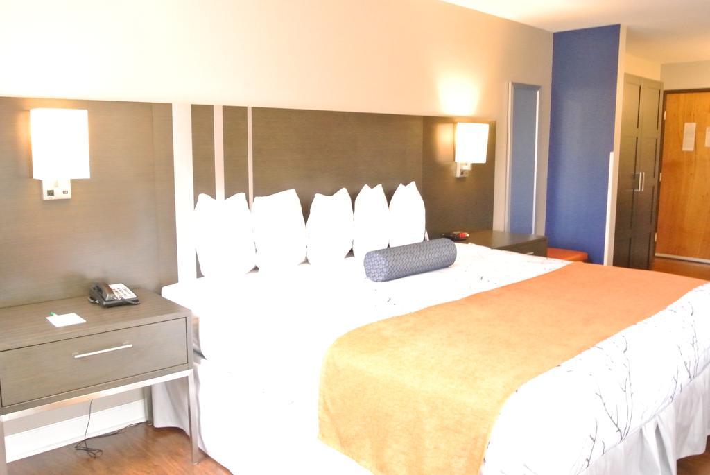 & Hotel Lexington