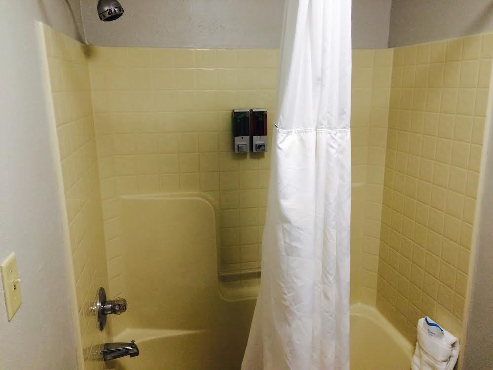 & Hotel