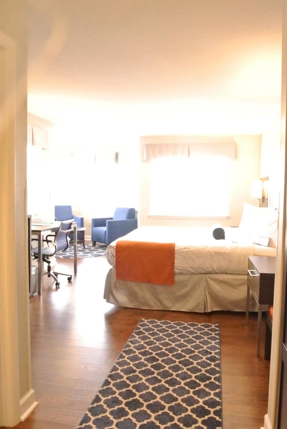 & Hotel Lexington